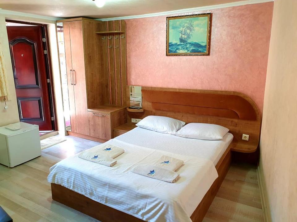 Hotel Old Star Батуми Екстериор снимка