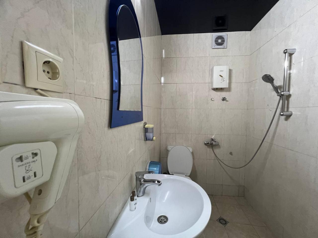 Hotel Old Star Батуми Екстериор снимка