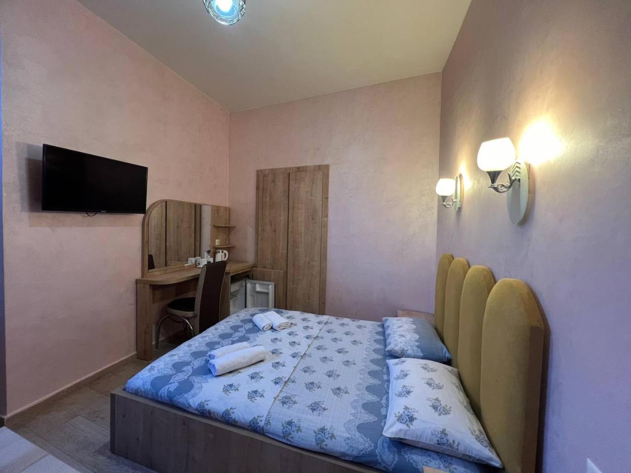 Hotel Old Star Батуми Екстериор снимка