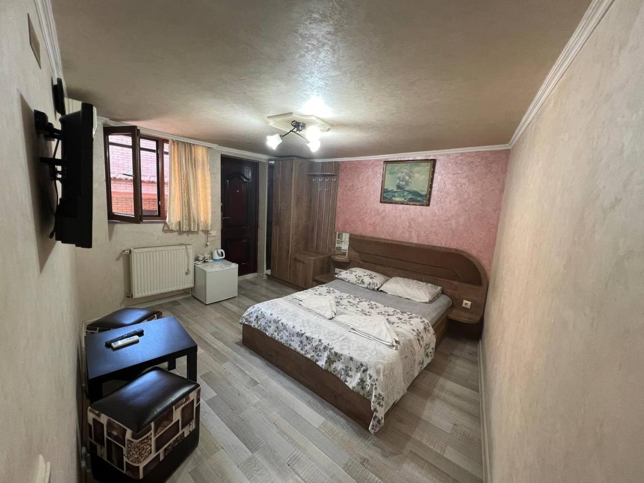Hotel Old Star Батуми Екстериор снимка