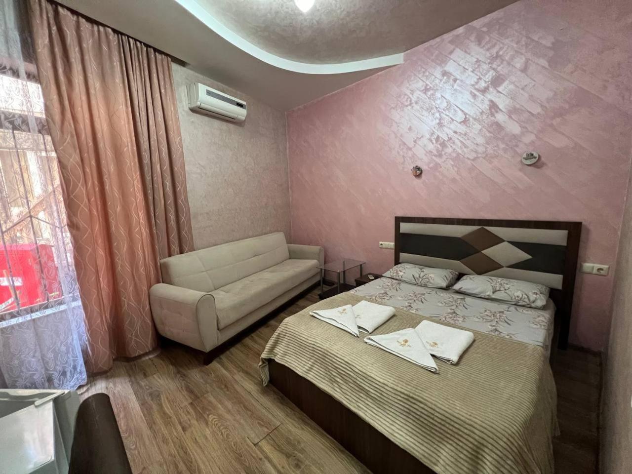 Hotel Old Star Батуми Екстериор снимка