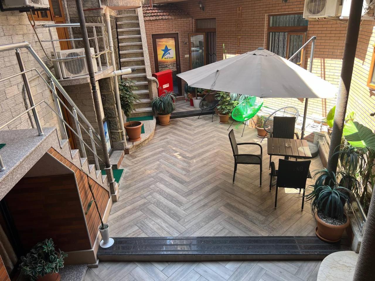 Hotel Old Star Батуми Екстериор снимка