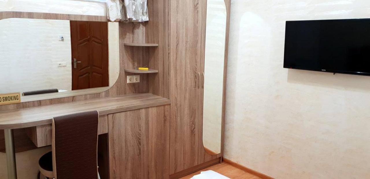 Hotel Old Star Батуми Екстериор снимка