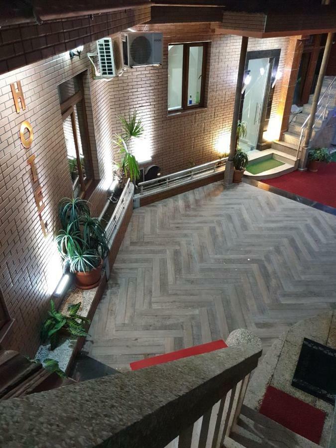 Hotel Old Star Батуми Екстериор снимка