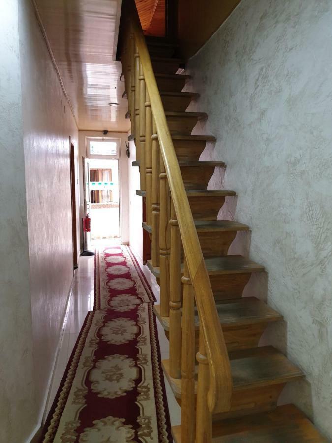 Hotel Old Star Батуми Екстериор снимка